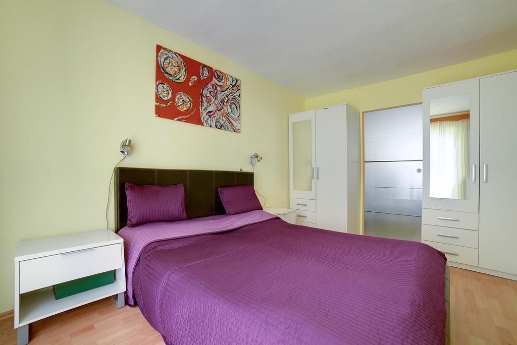 Apartments Tereza 1352 Pula Buitenkant foto