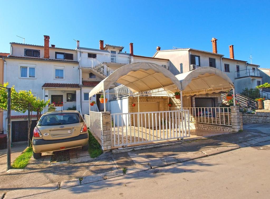 Apartments Tereza 1352 Pula Buitenkant foto