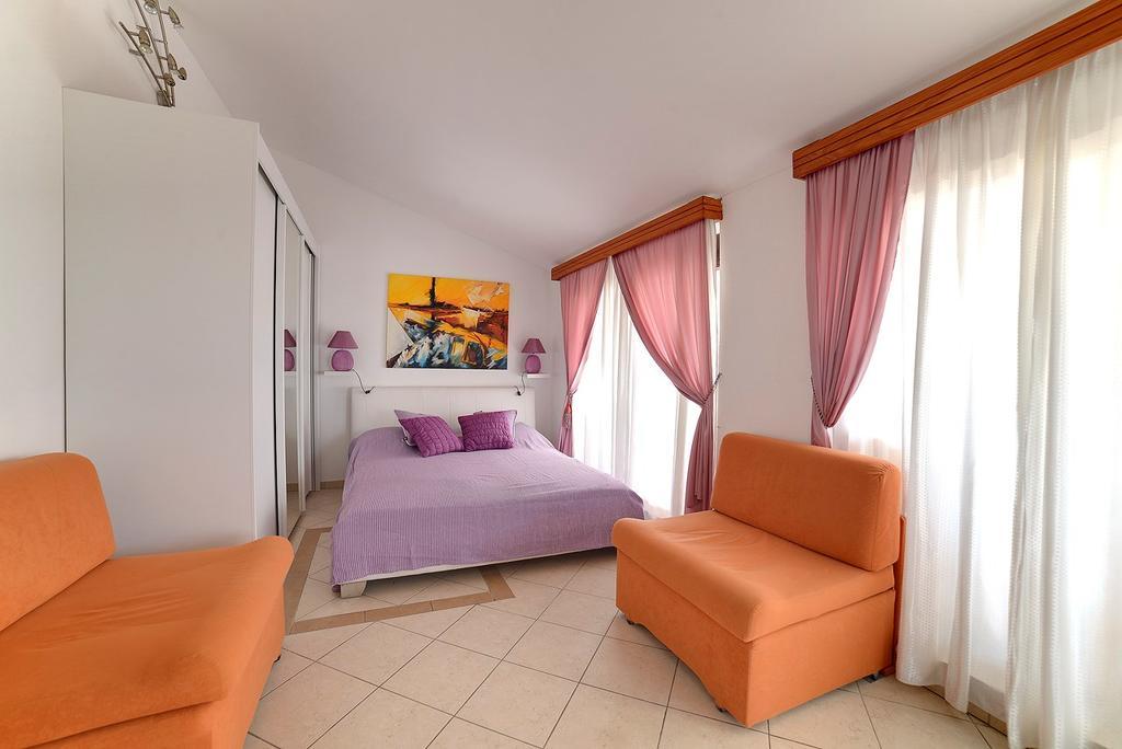 Apartments Tereza 1352 Pula Buitenkant foto
