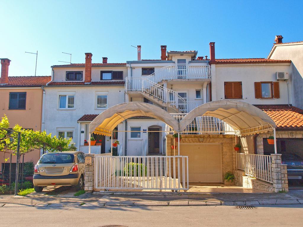 Apartments Tereza 1352 Pula Buitenkant foto